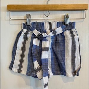 Girls striped shorts, blue/white, size 5/6, NWOT